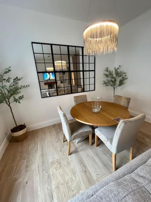 Coastal Apartments No 1 Сийхам Екстериор снимка