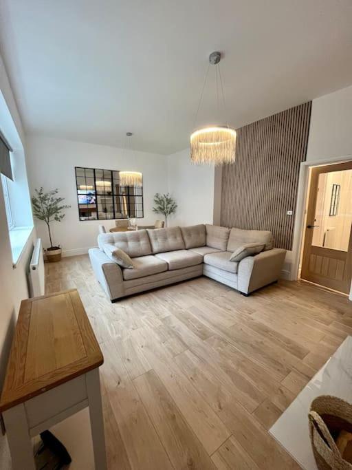 Coastal Apartments No 1 Сийхам Екстериор снимка